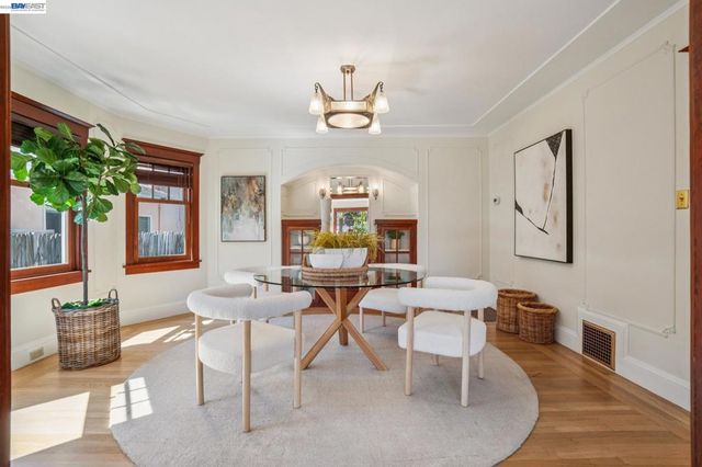 285 Adams St, Oakland, CA 94610