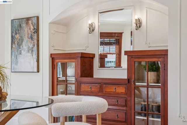 285 Adams St, Oakland, CA 94610