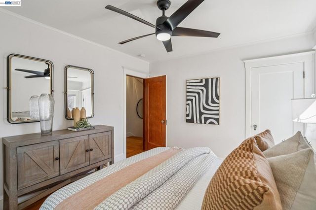 285 Adams St, Oakland, CA 94610