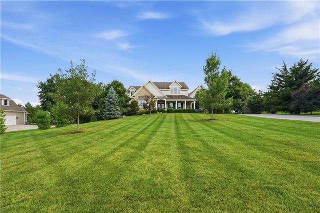 3835 W 180th Terrace, Stilwell, KS 66085