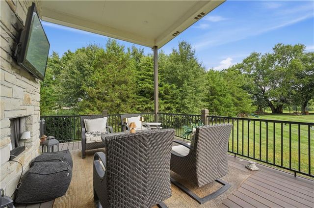 3835 W 180th Terrace, Stilwell, KS 66085