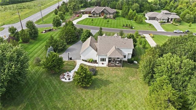 3835 W 180th Terrace, Stilwell, KS 66085