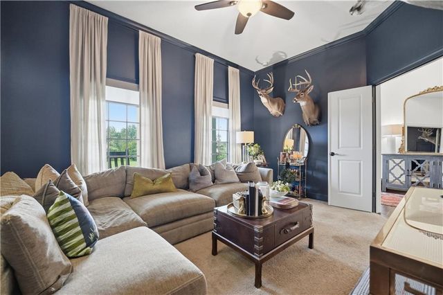 3835 W 180th Terrace, Stilwell, KS 66085