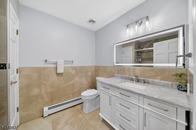 36 Aylin St, Metuchen Boro, NJ 08840
