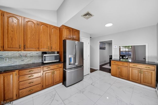 36 Aylin St, Metuchen Boro, NJ 08840