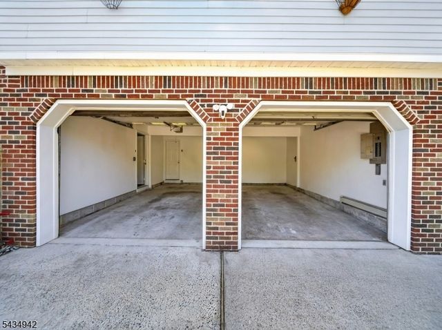 36 Aylin St, Metuchen Boro, NJ 08840