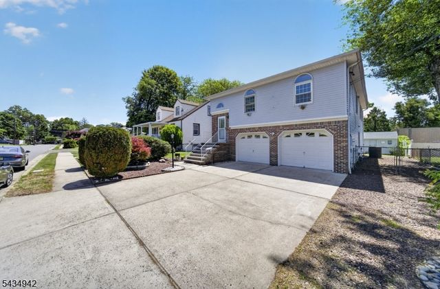 36 Aylin St, Metuchen Boro, NJ 08840