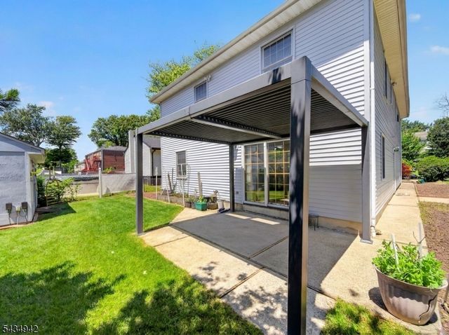 36 Aylin St, Metuchen Boro, NJ 08840