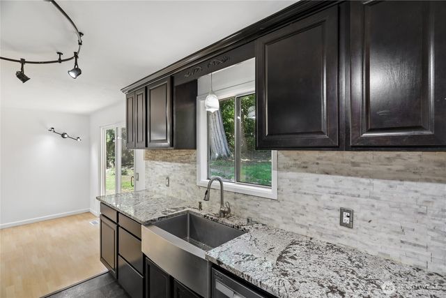 28601 SE 225th Street, Maple Valley, WA 98038