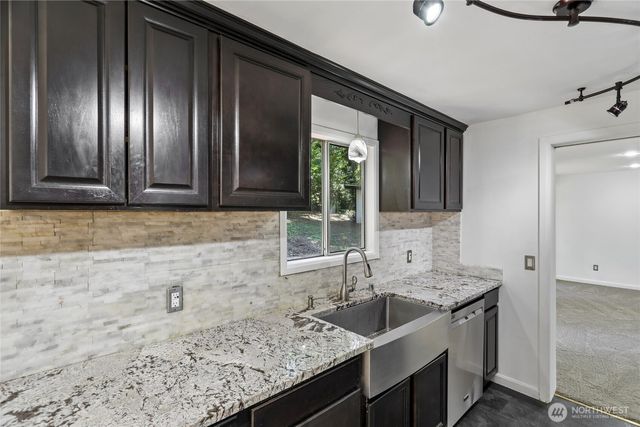 28601 SE 225th Street, Maple Valley, WA 98038