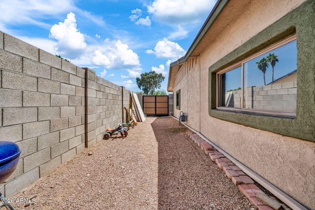 1628 W BLUEFIELD Avenue, Phoenix, AZ 85023