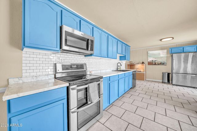 1628 W BLUEFIELD Avenue, Phoenix, AZ 85023