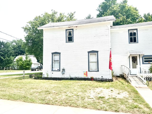 313 W 6th Street, Evart, MI 49631