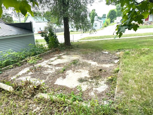 313 W 6th Street, Evart, MI 49631