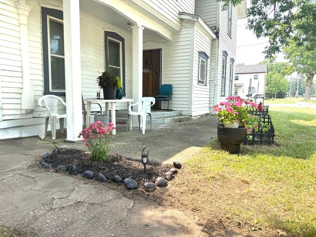 313 W 6th Street, Evart, MI 49631