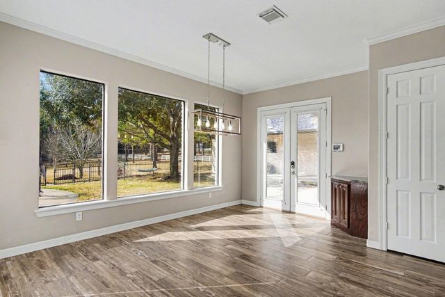 15569 Crown Oaks Drive, Montgomery, TX 77316