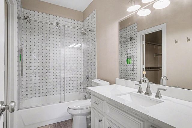 15569 Crown Oaks Drive, Montgomery, TX 77316