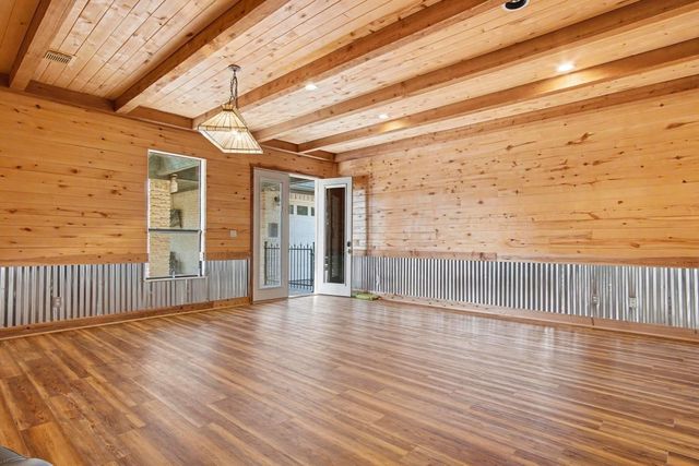 15569 Crown Oaks Drive, Montgomery, TX 77316