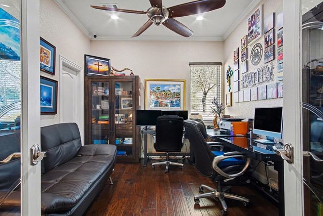 15569 Crown Oaks Drive, Montgomery, TX 77316