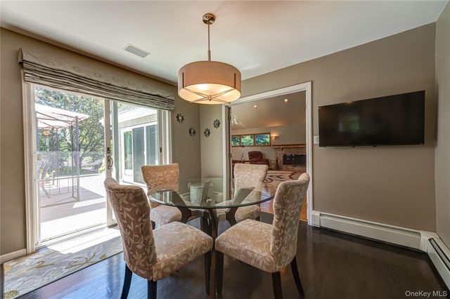 38 Shinnecock Lane, East Islip, NY 11730