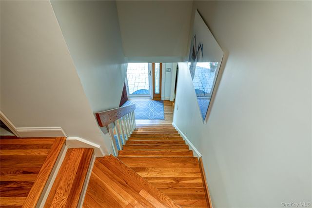 38 Shinnecock Lane, East Islip, NY 11730