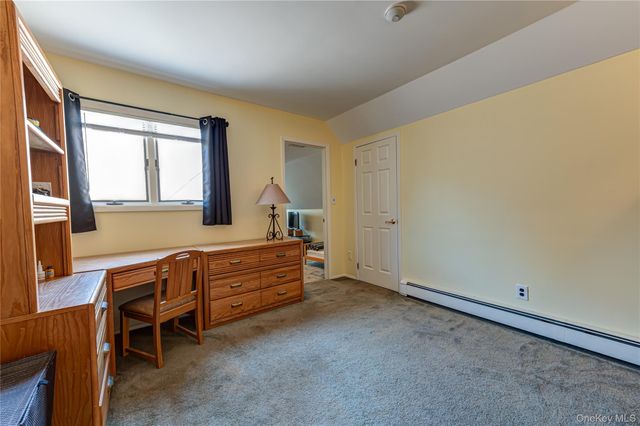 38 Shinnecock Lane, East Islip, NY 11730