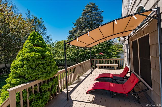 38 Shinnecock Lane, East Islip, NY 11730
