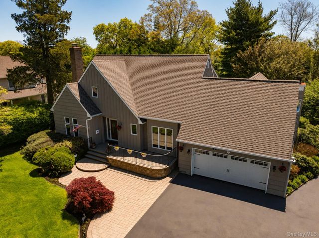 38 Shinnecock Lane, East Islip, NY 11730