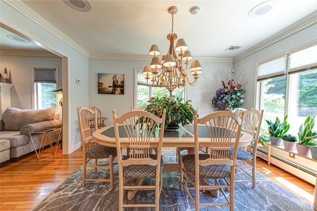 38 Shinnecock Lane, East Islip, NY 11730