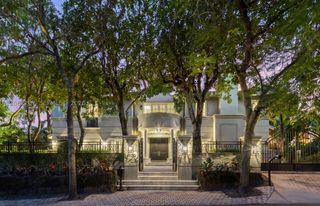 3460 S Moorings Way, Miami, FL 33133