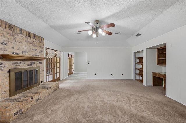 4537 Foxfire Way, Fort Worth, TX 76133