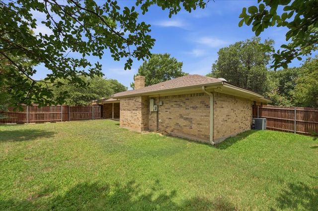 4537 Foxfire Way, Fort Worth, TX 76133