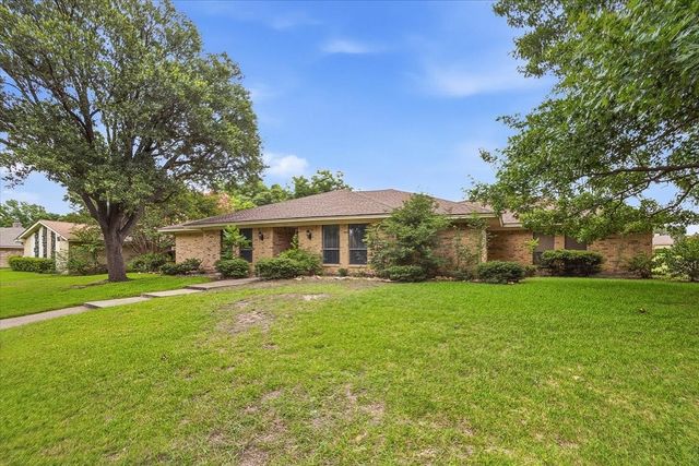 4537 Foxfire Way, Fort Worth, TX 76133