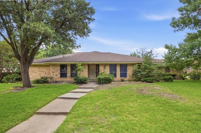4537 Foxfire Way, Fort Worth, TX 76133