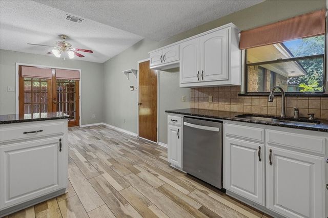 4537 Foxfire Way, Fort Worth, TX 76133