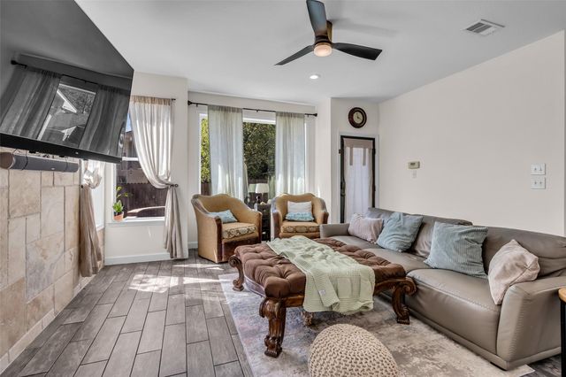 55 S Bethany Bend Circle, The Woodlands, TX 77382