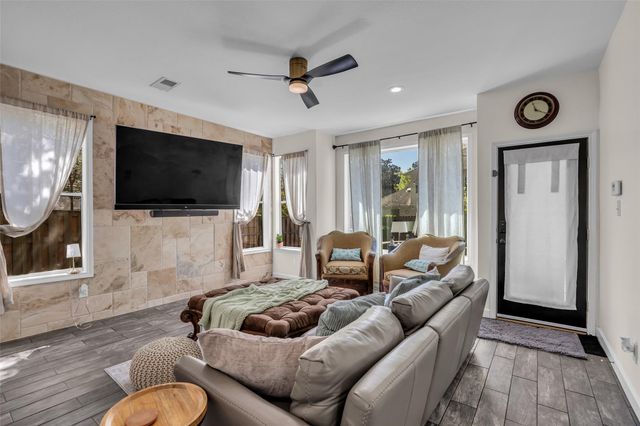 55 S Bethany Bend Circle, The Woodlands, TX 77382