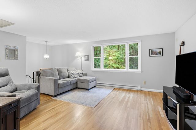 10 Beaver Brook Road, Littleton, MA 01460