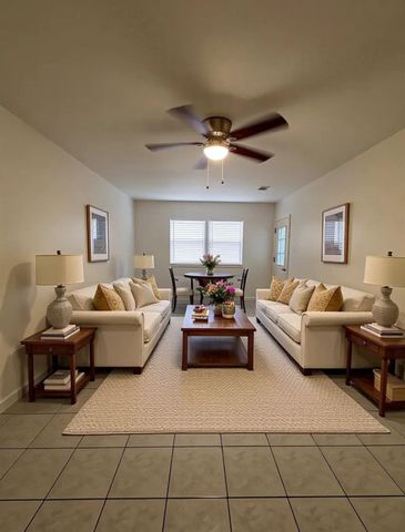1023 W Snyder St, Alvin, TX 77511