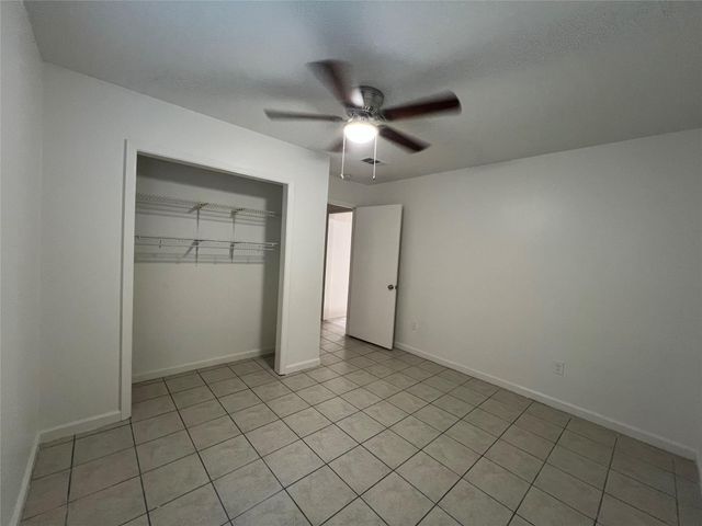 1023 W Snyder St, Alvin, TX 77511