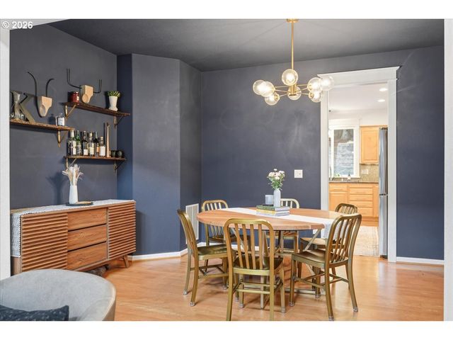 2255 Crestview Dr, West Linn, OR 97068