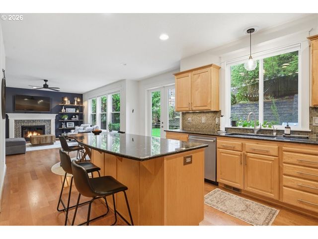 2255 Crestview Dr, West Linn, OR 97068