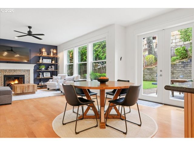 2255 Crestview Dr, West Linn, OR 97068