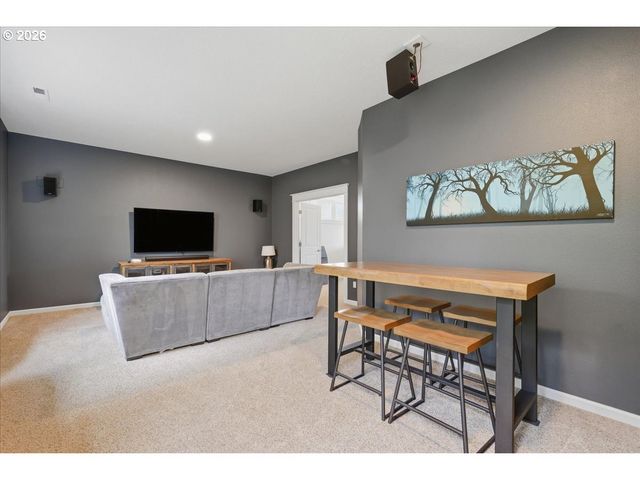 2255 Crestview Dr, West Linn, OR 97068