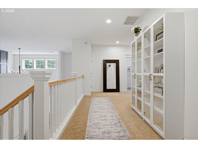 2255 Crestview Dr, West Linn, OR 97068