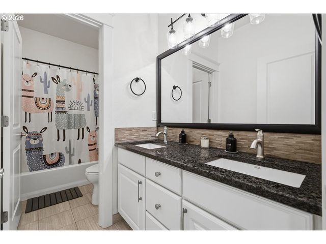 2255 Crestview Dr, West Linn, OR 97068