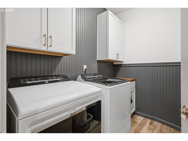 2255 Crestview Dr, West Linn, OR 97068