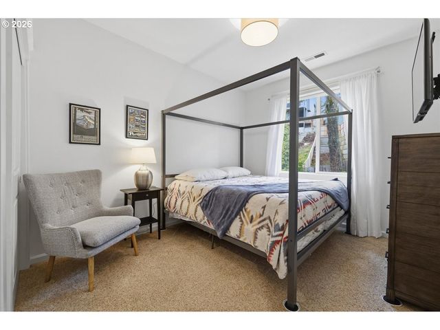 2255 Crestview Dr, West Linn, OR 97068