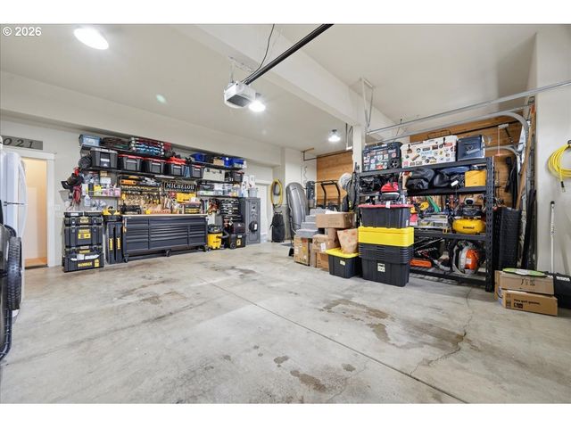 2255 Crestview Dr, West Linn, OR 97068