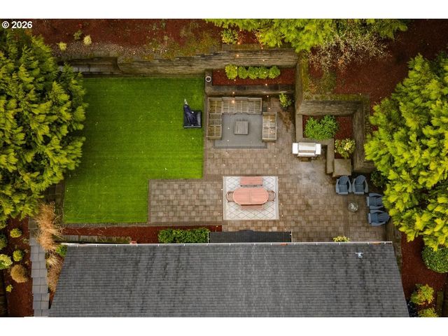 2255 Crestview Dr, West Linn, OR 97068